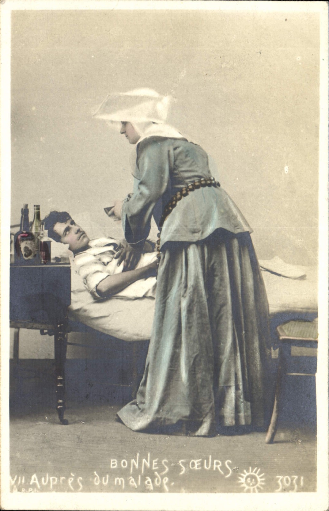 CPA Bonnes soeurs Folklore Femme 