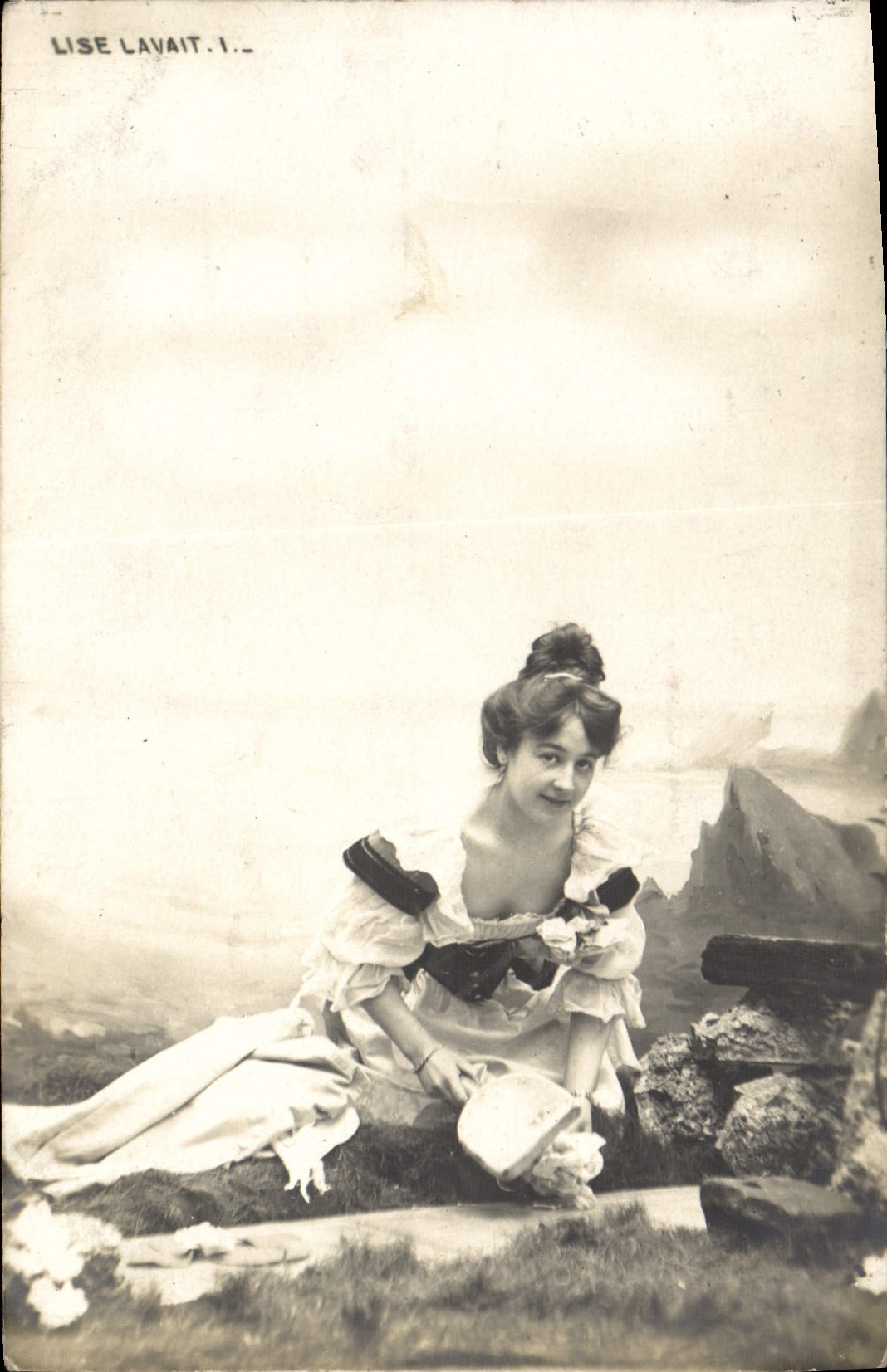 CPA Fantaisie Femme Lise Lavait