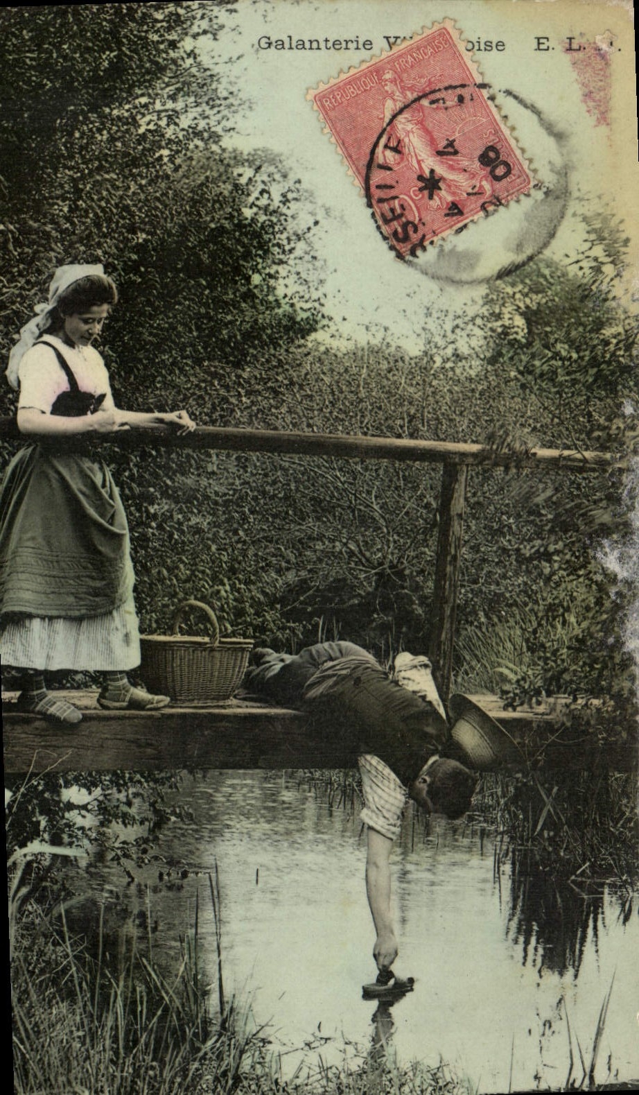 CPA Folklore Galanterie villageoise 