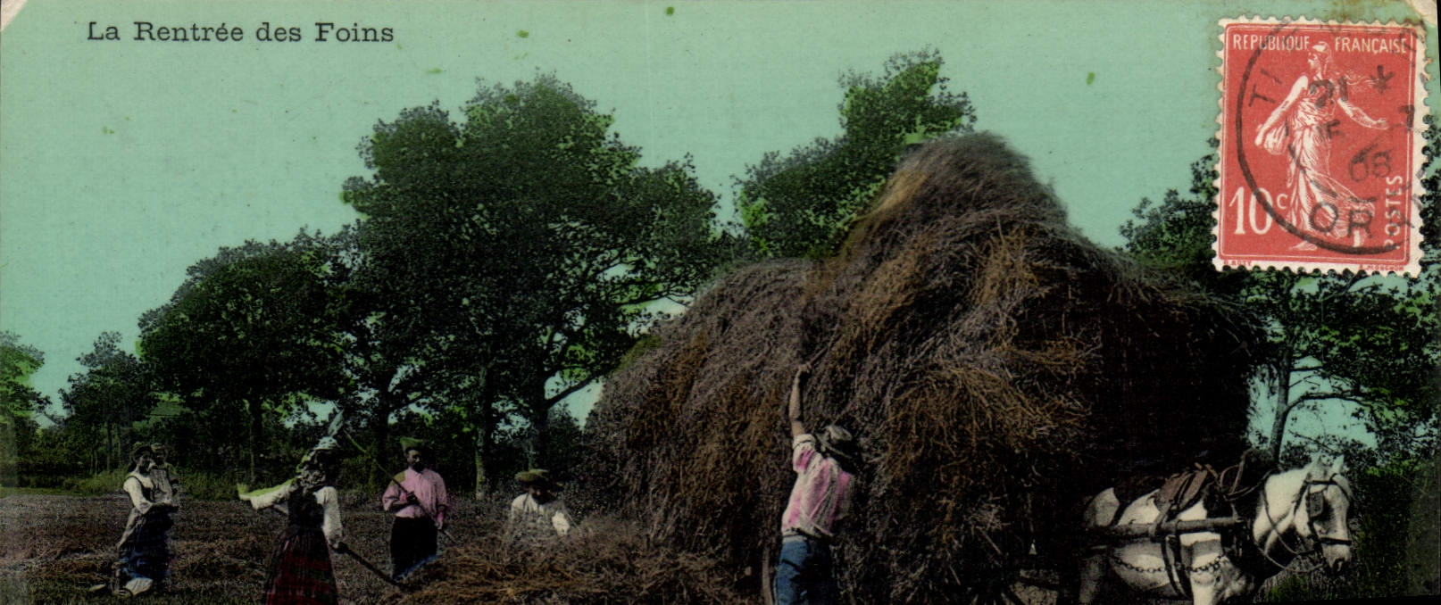 CPA Folklore La rentree des foins