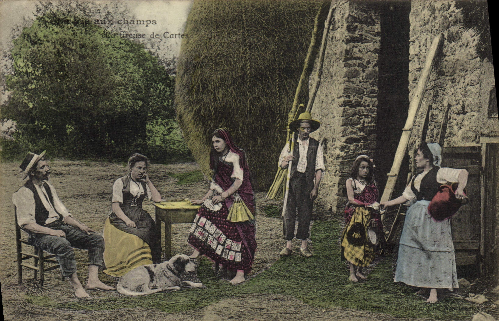 CPA Folklore La vie aux champs La tireuse de cartes Voyante