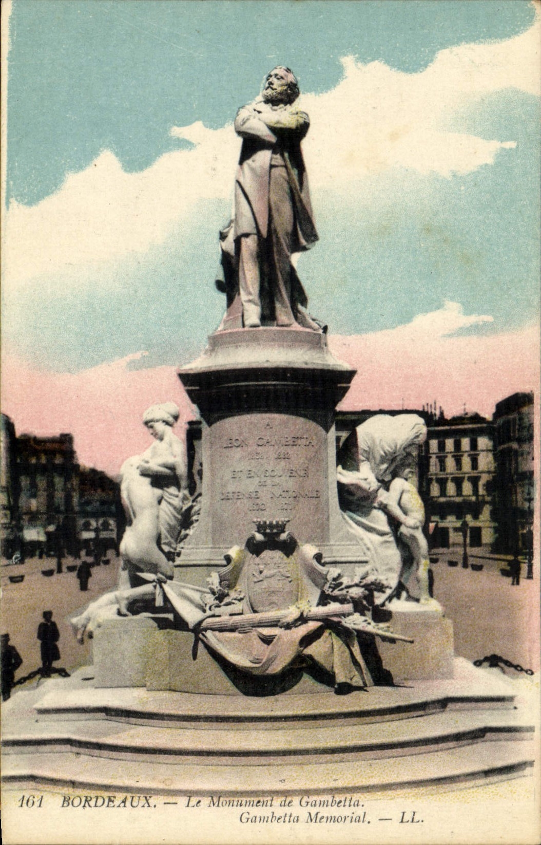 VINTAGE POSTCARD Paris the Monument of Gambetta