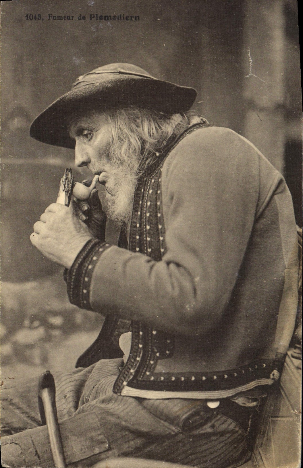 CPA Folklore Tabac Fumeur de Plomediern
