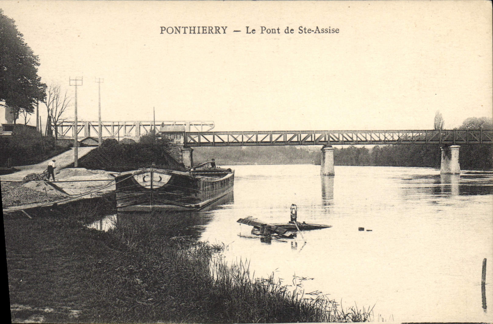 CPA Bateau Peniche Ponthierry Le pont de Ste Assise