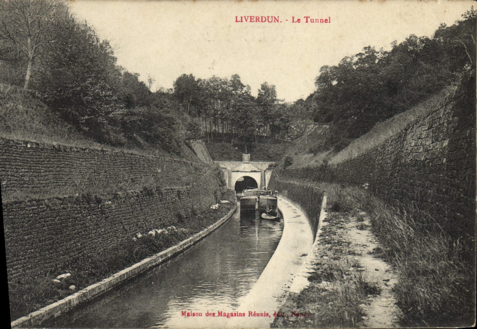 VINTAGE POSTCARD Boat Liverdun Barge the tunnel