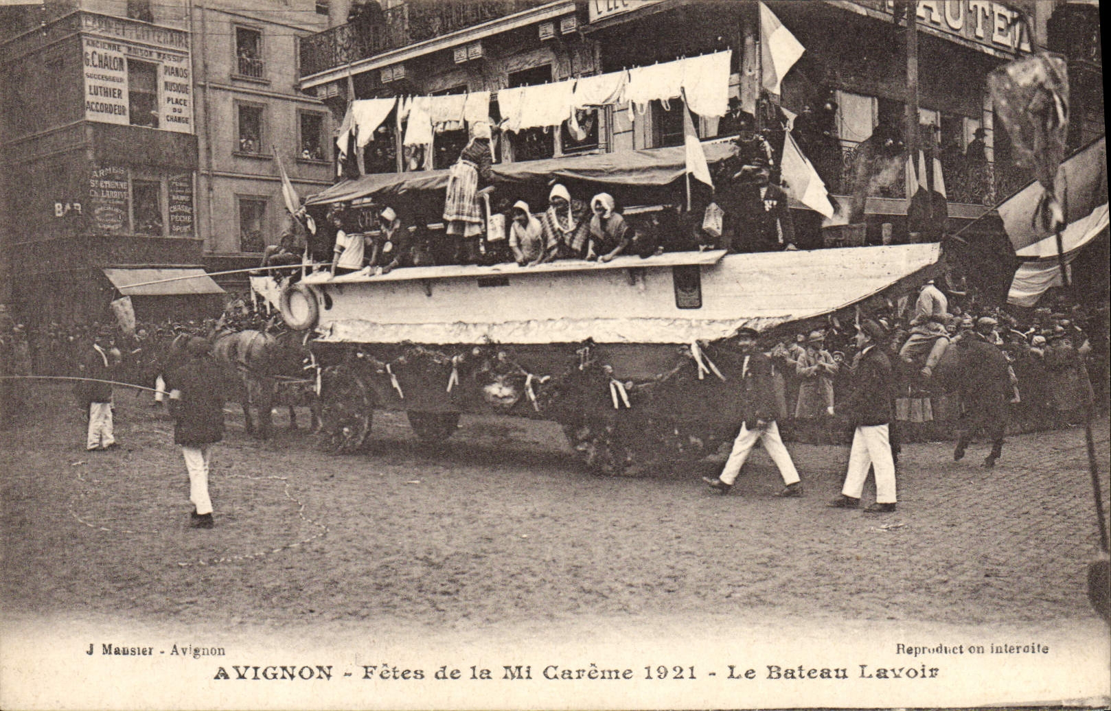 VINTAGE POSTCARD Boat Barge Avignon Festivals of the Semi Lent 1921 the boat laundrette