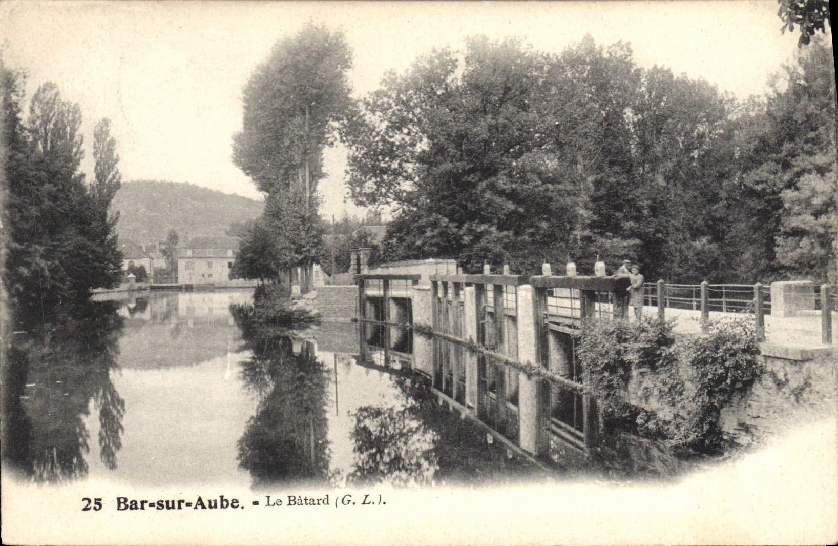 CPA Bateau Peniche Bar sur Aube Le batard