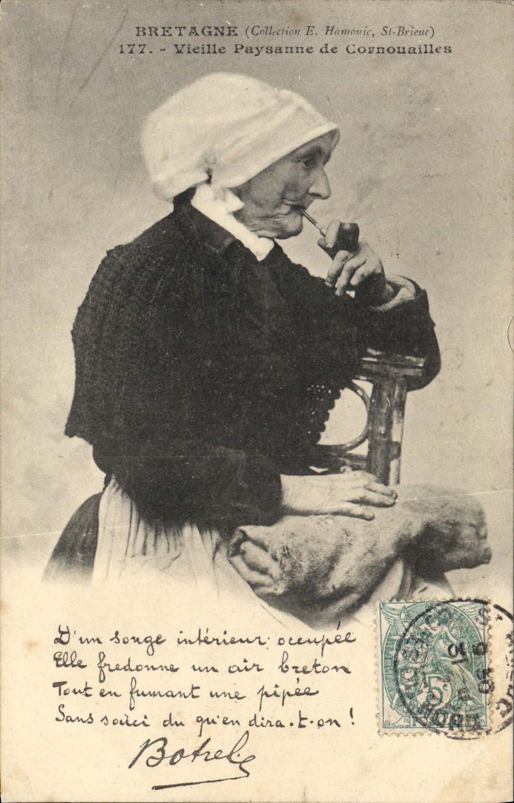 CPA Folklore Tabac Vieille paysanne de Cornouailles Botrel