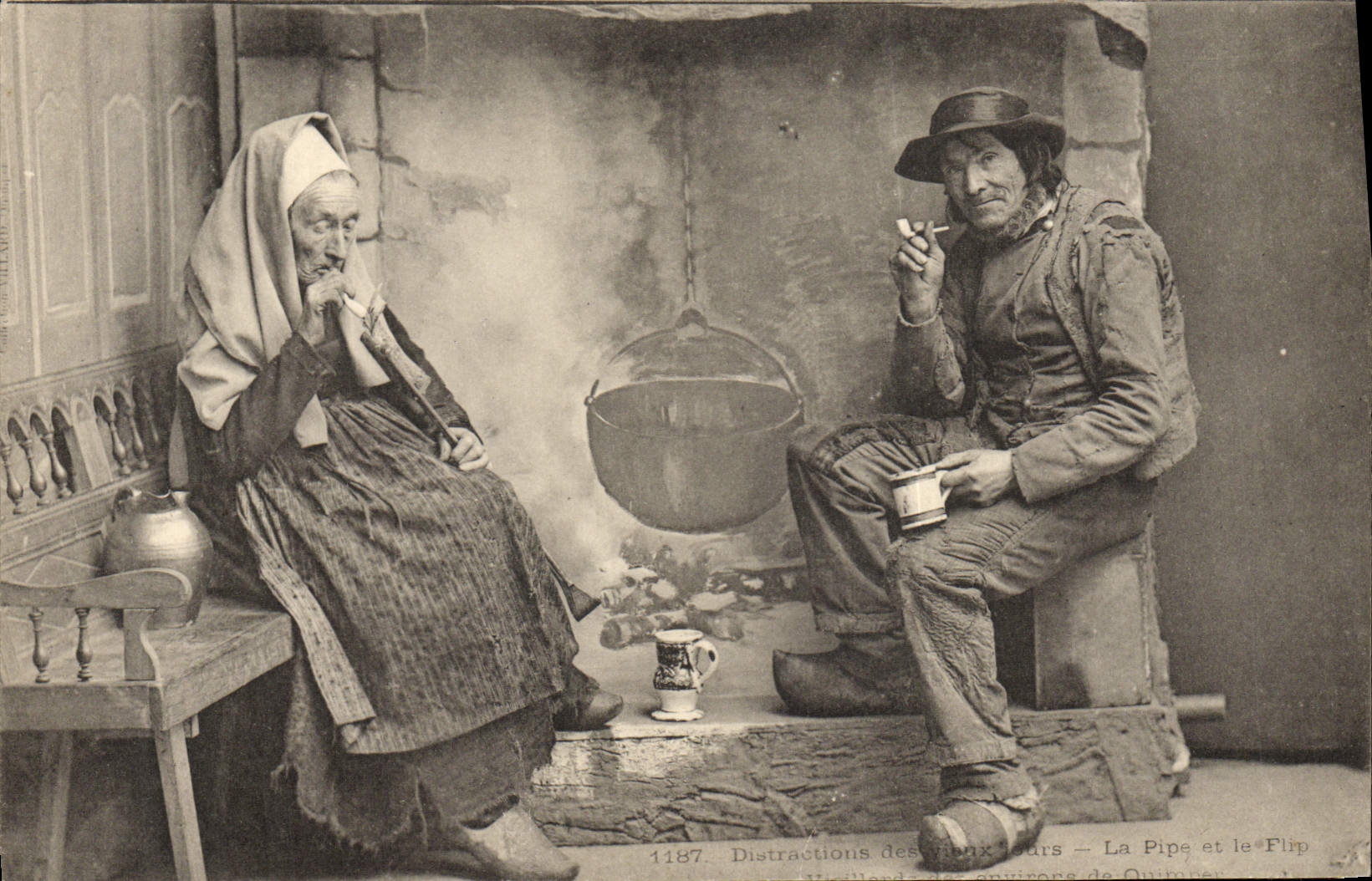 CPA Folklore Tabac Distraction des vieux jours Le pipe et le Flip