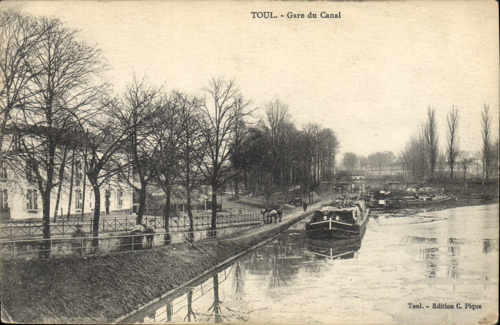 CPA Bateau Peniche Toul Gare du canal