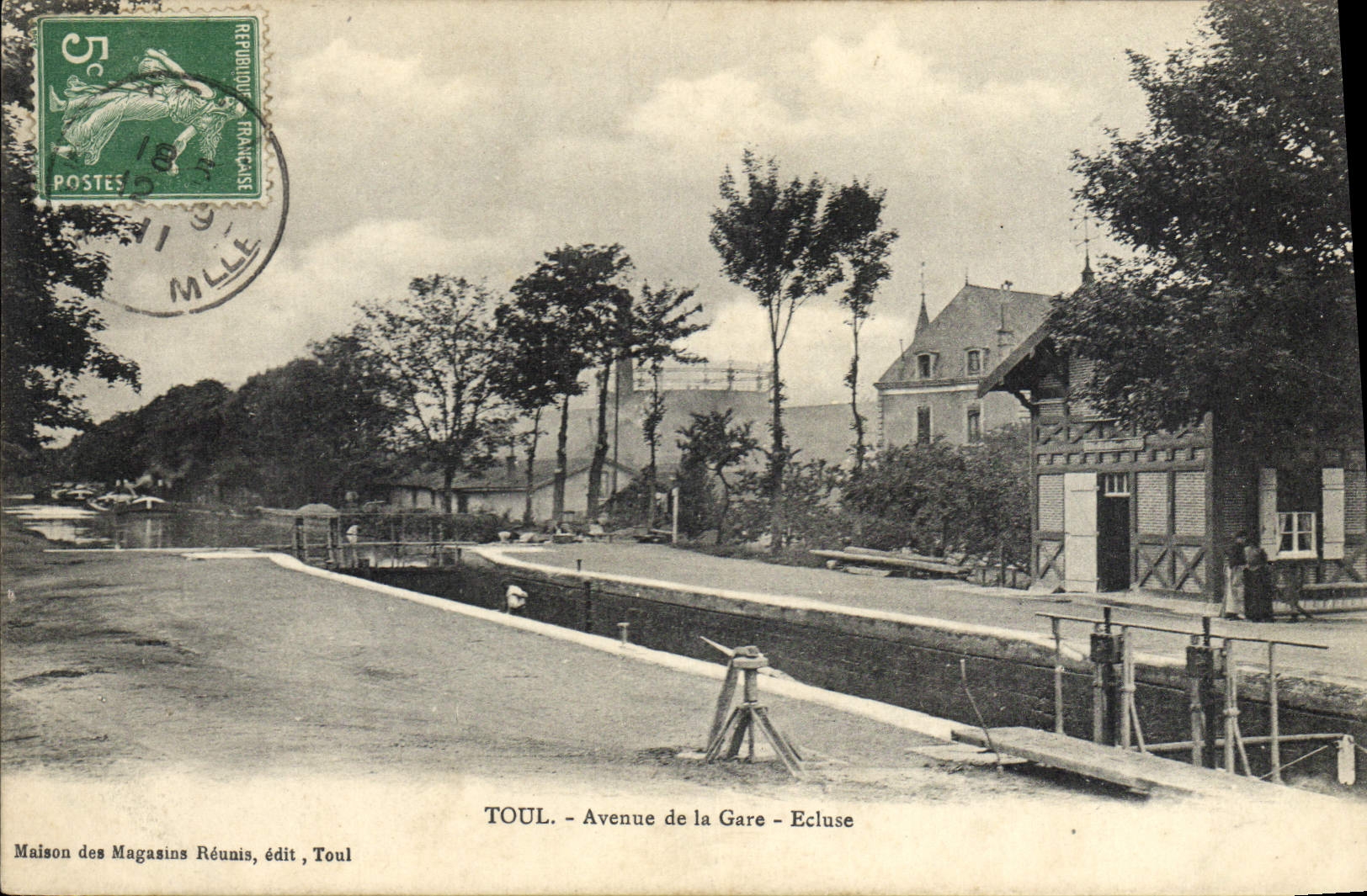 VINTAGE POSTCARD Bateau Barge Toul Avenue of the station Locks