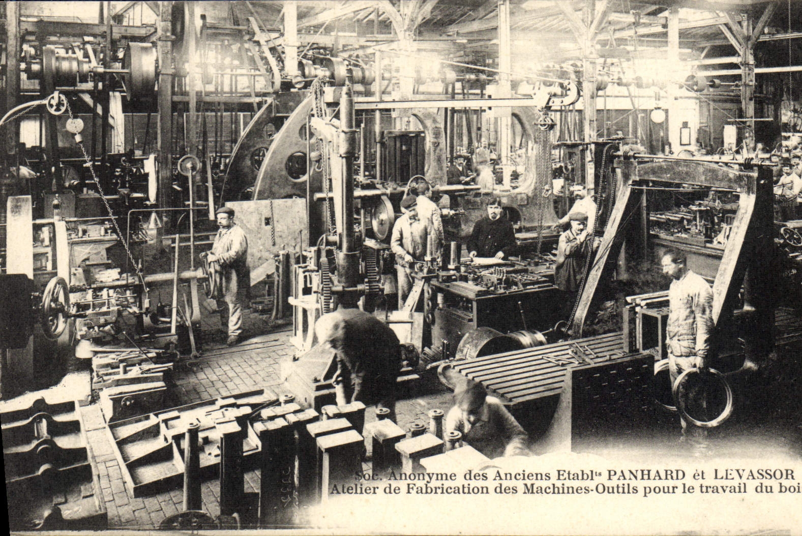 Folklore de Panhard del taladro de la POSTAL de la VENDIMIA y taller de Levassor de las máquinas de herramientas para el trabajo de la TAPA de madera