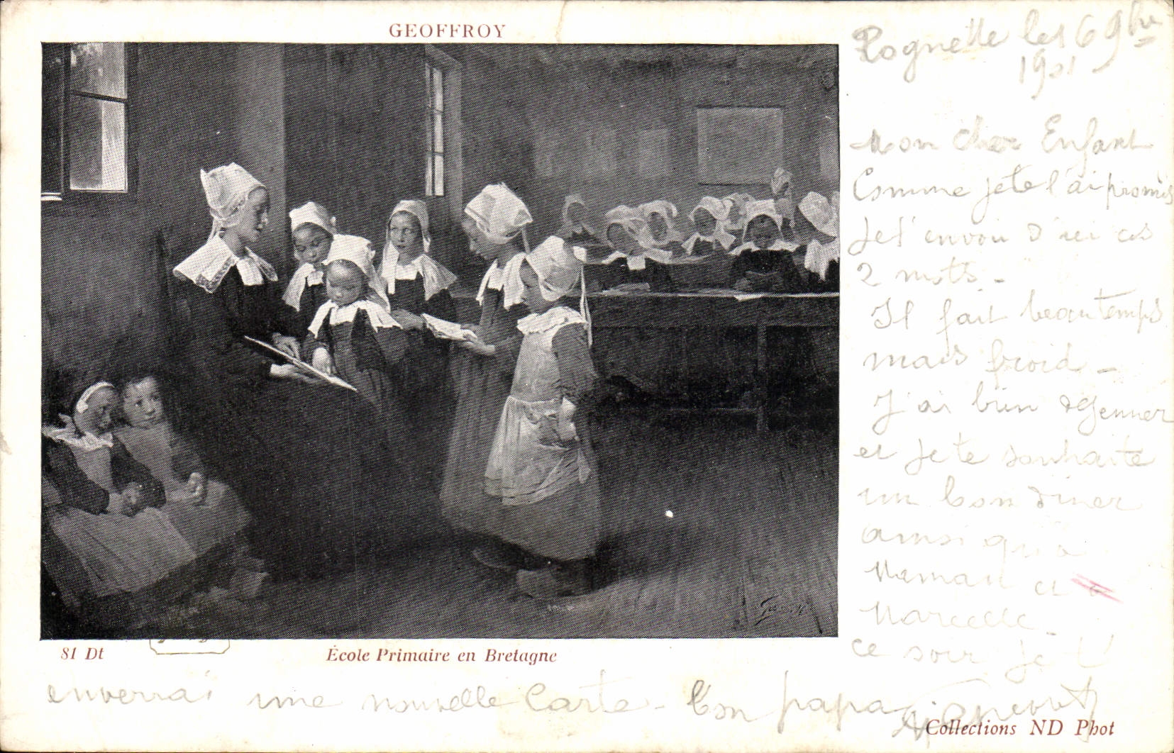 CPA Folklore Ecole primaire en Bretagne Enfants Geoffroy