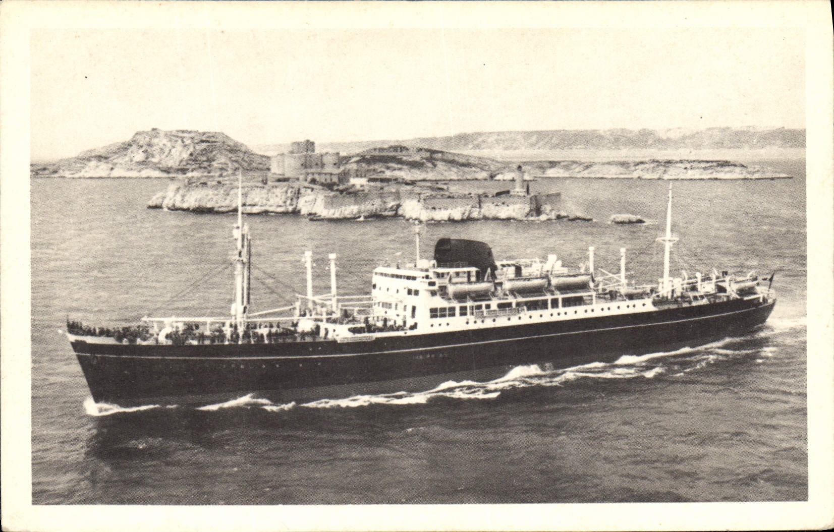 CPA Bateau Paquebots Mixtes Ferdinand de Lesseps Pierre Loti La Bourdonnais Jean Laborde Messageries Maritimes 