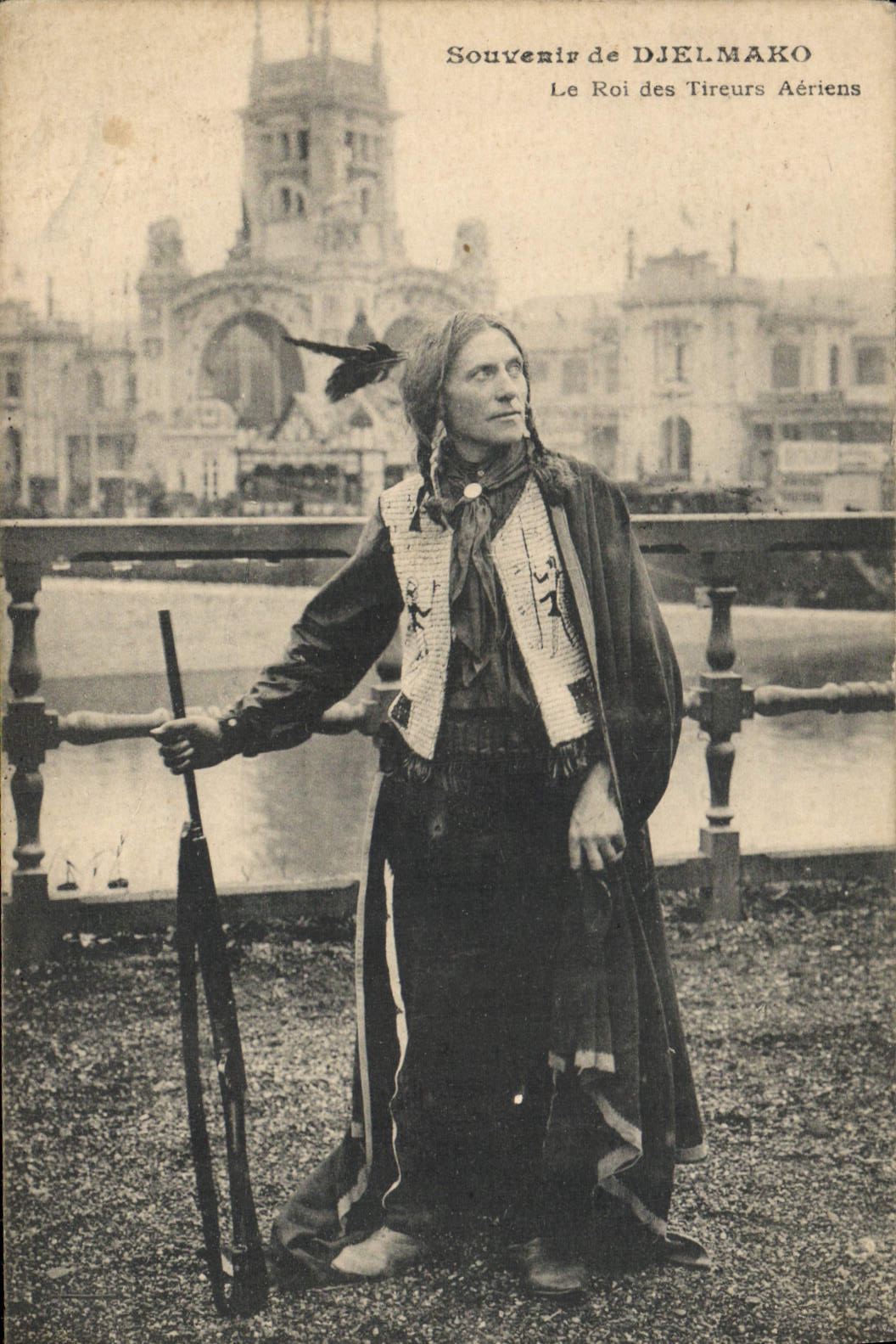 Indios del oeste lejanos de Djelmako del muchacho del criado de la vaca de la POSTAL de la VENDIMIA el rey de los artilleros del aire indios