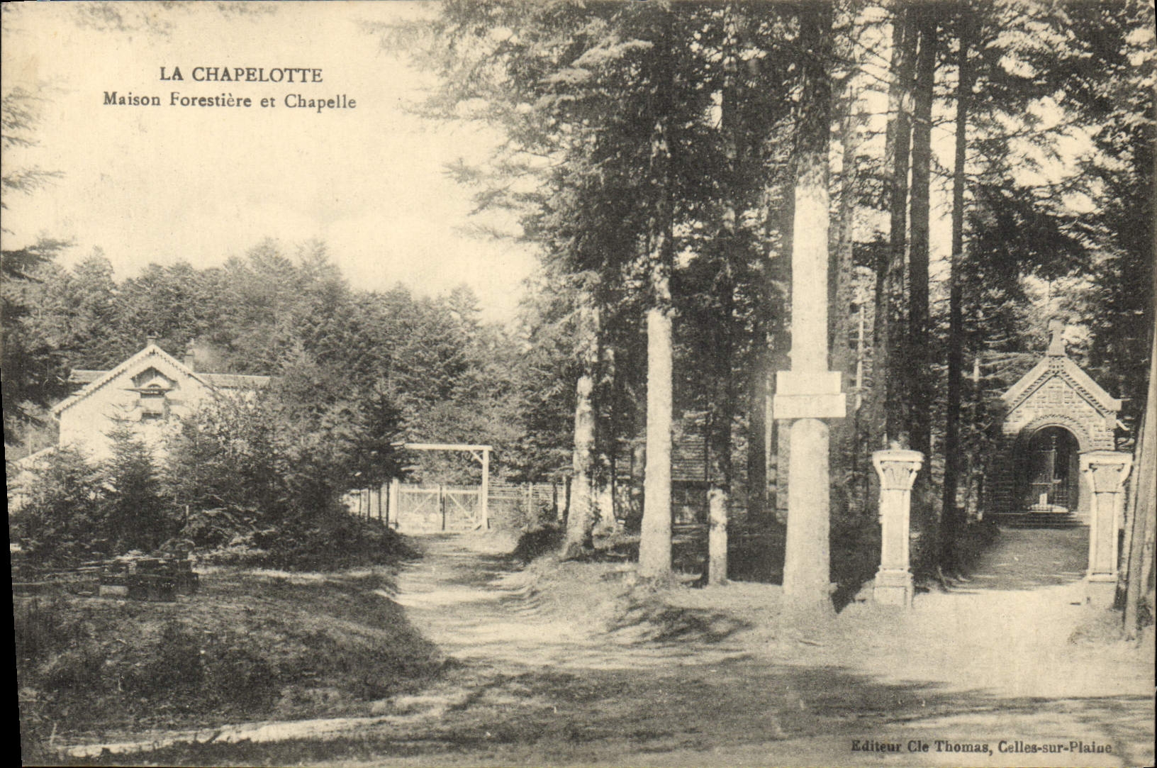 CPA Foret La Chapelotte Maison forestiere et chapelle