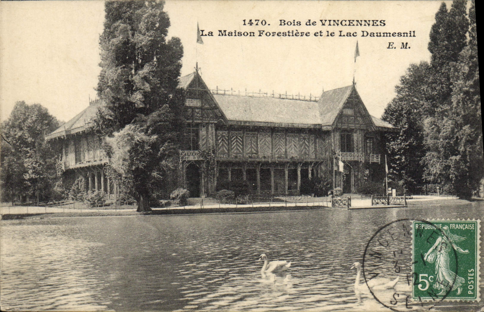 VINTAGE POSTCARD Drill Wood of Vincennes the House forestiere and the lake Daumesnil