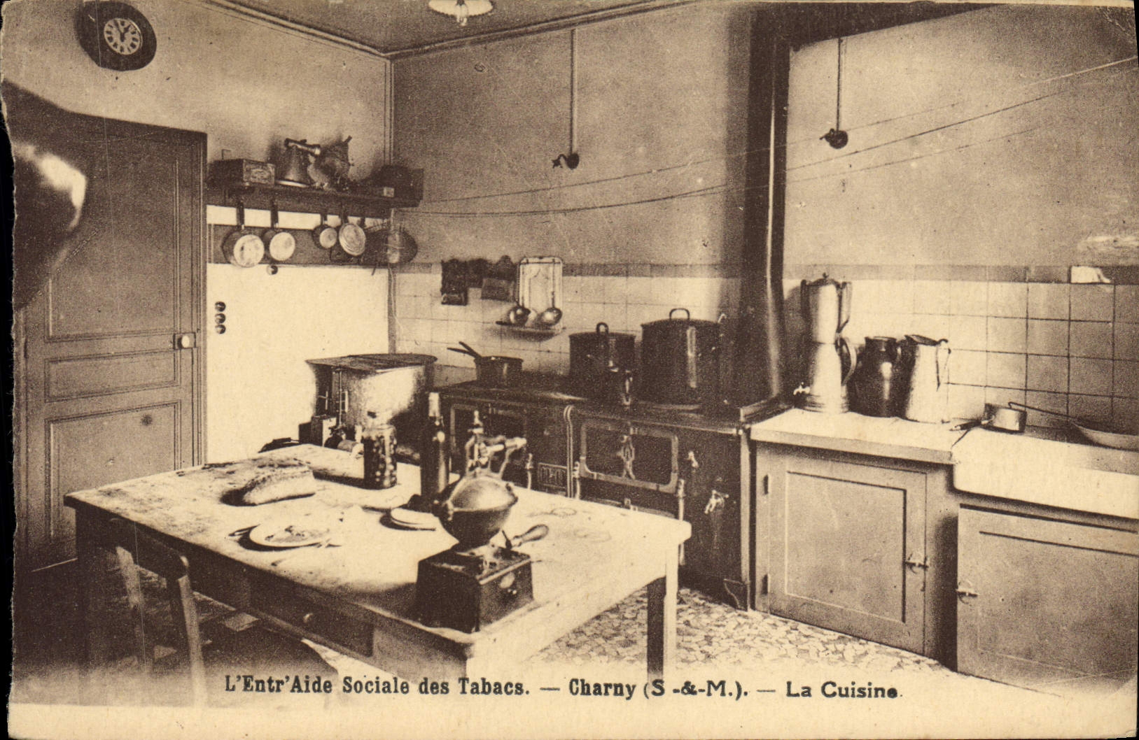 VINTAGE POSTCARD Tobacco social mutual aid of the Charny tobaccos kitchen