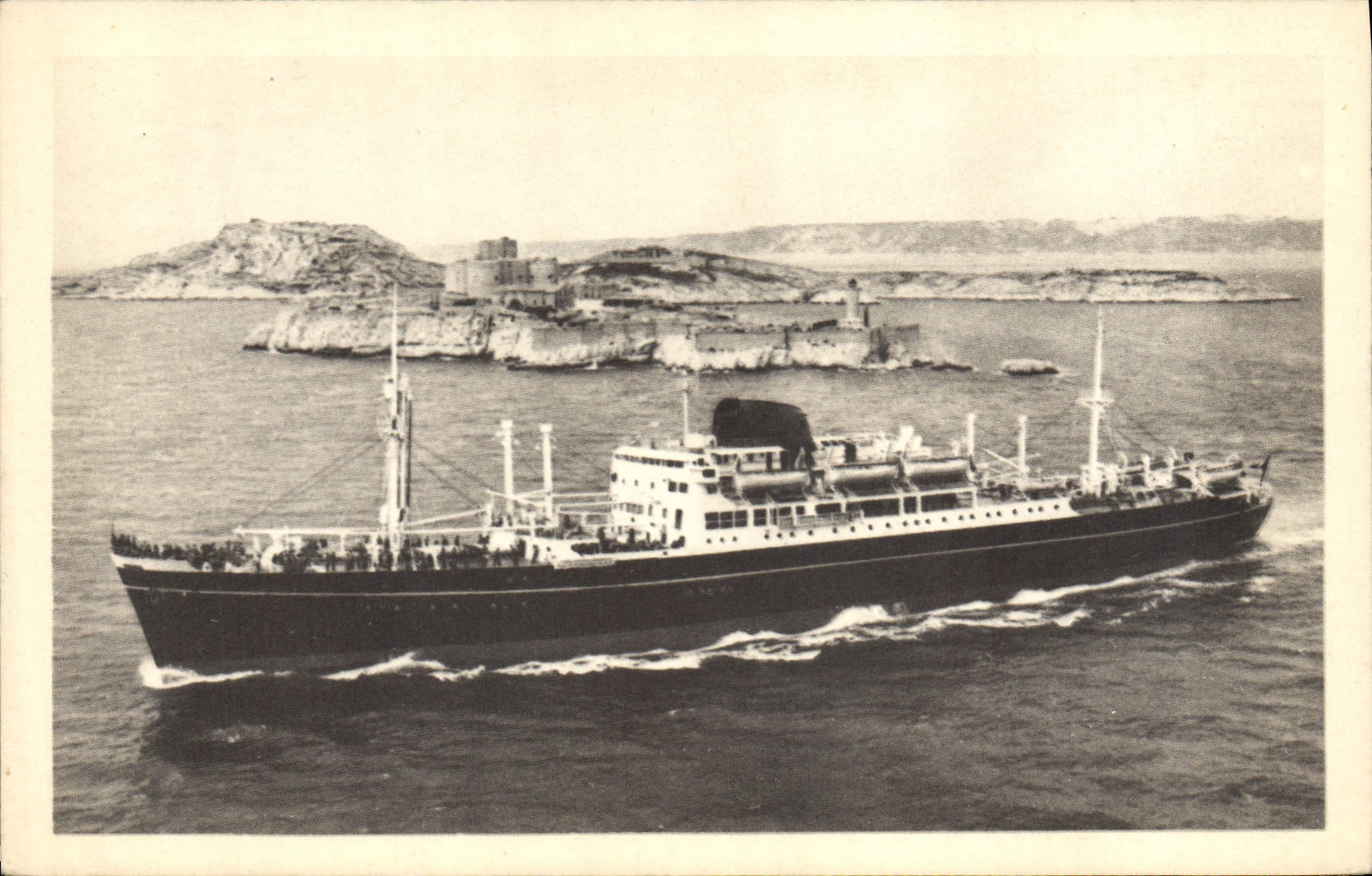 CPA Bateau Paquebots mixtes Ferdinand de Lesseps Pierre Loti La Bourdonnais Jean Laborde