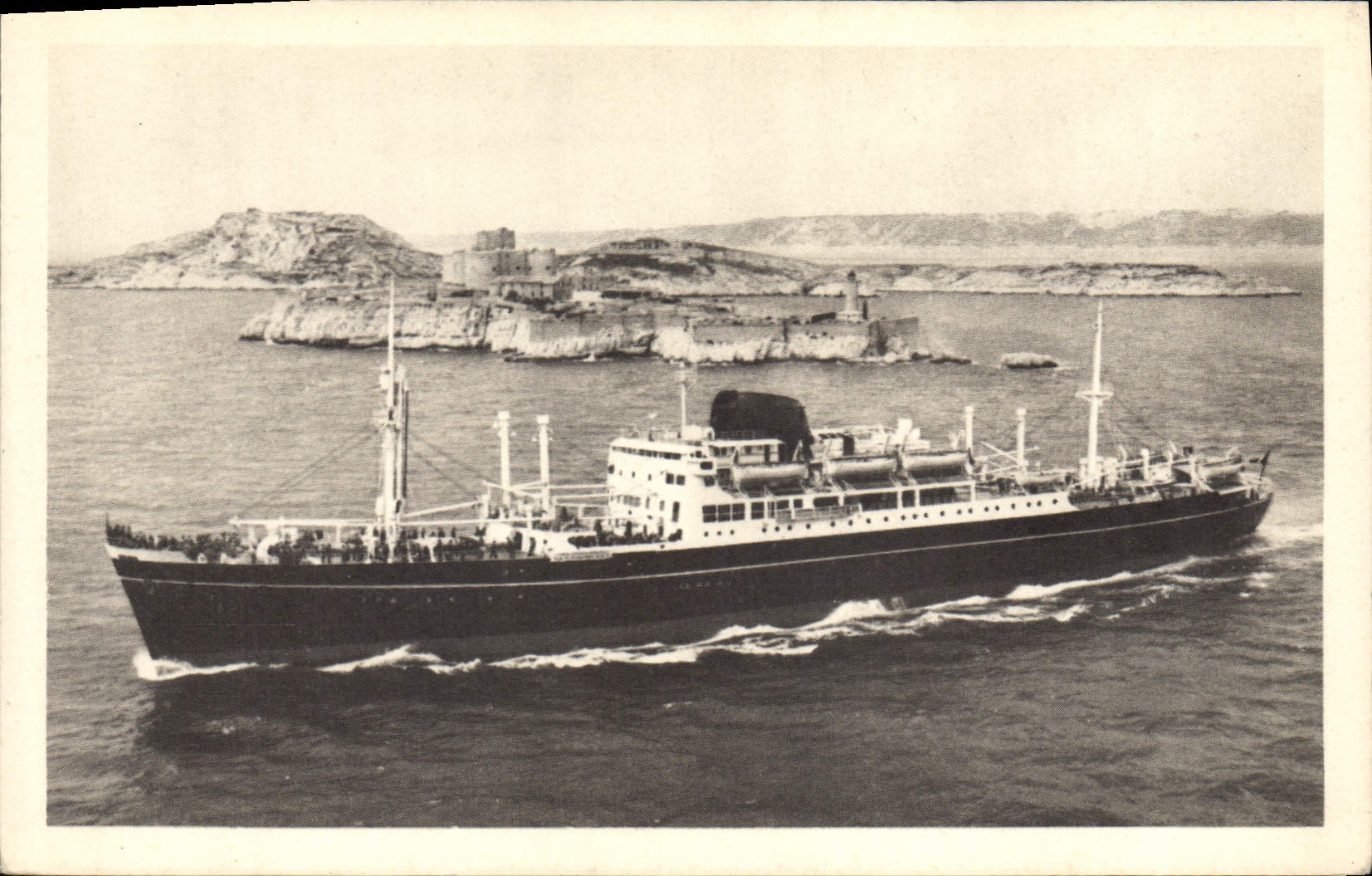 CPA Bateau Paquebots mixtes Ferdinand de Lesseps Pierre Loti La Bourdonnais Jean Laborde