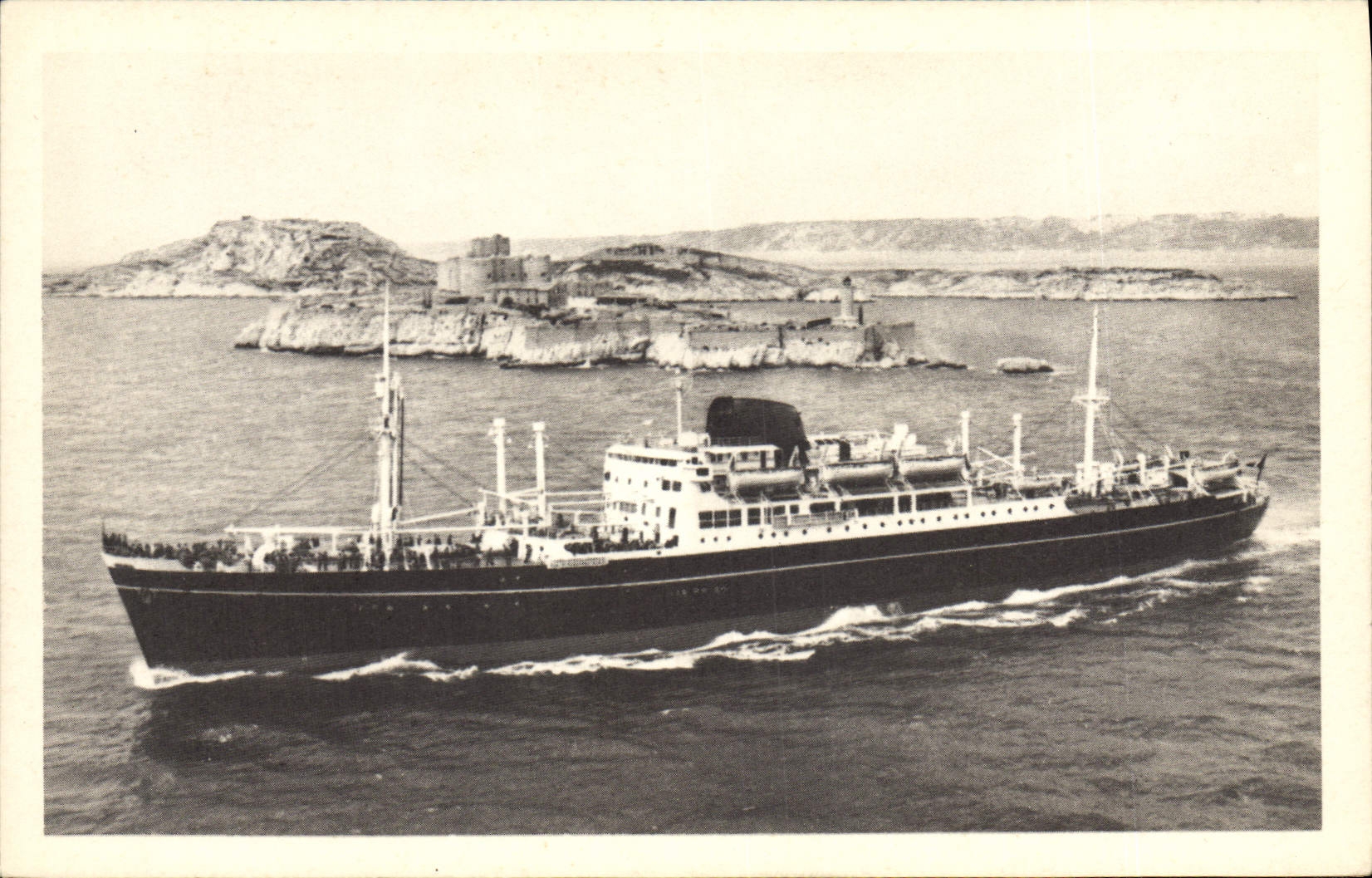 CPA Bateau Paquebots mixtes Ferdinand de Lesseps Pierre Loti La Bourdonnais Jean Laborde 