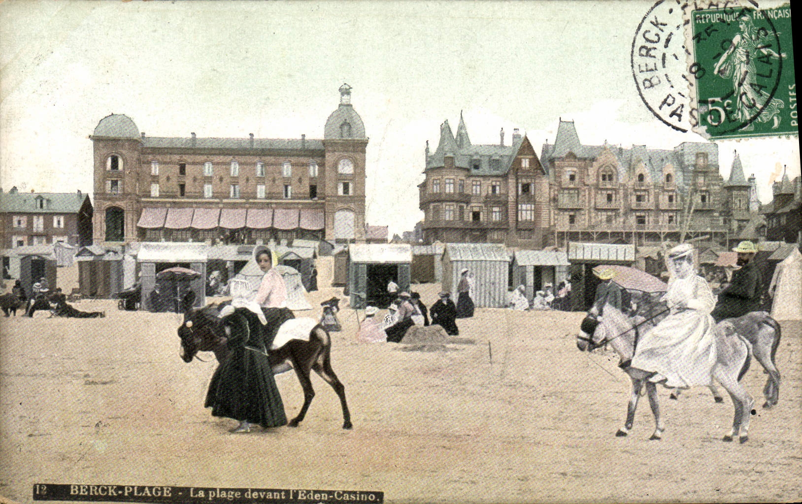CPA Ane Mule Beck Plage La plage devant l'Eden casino