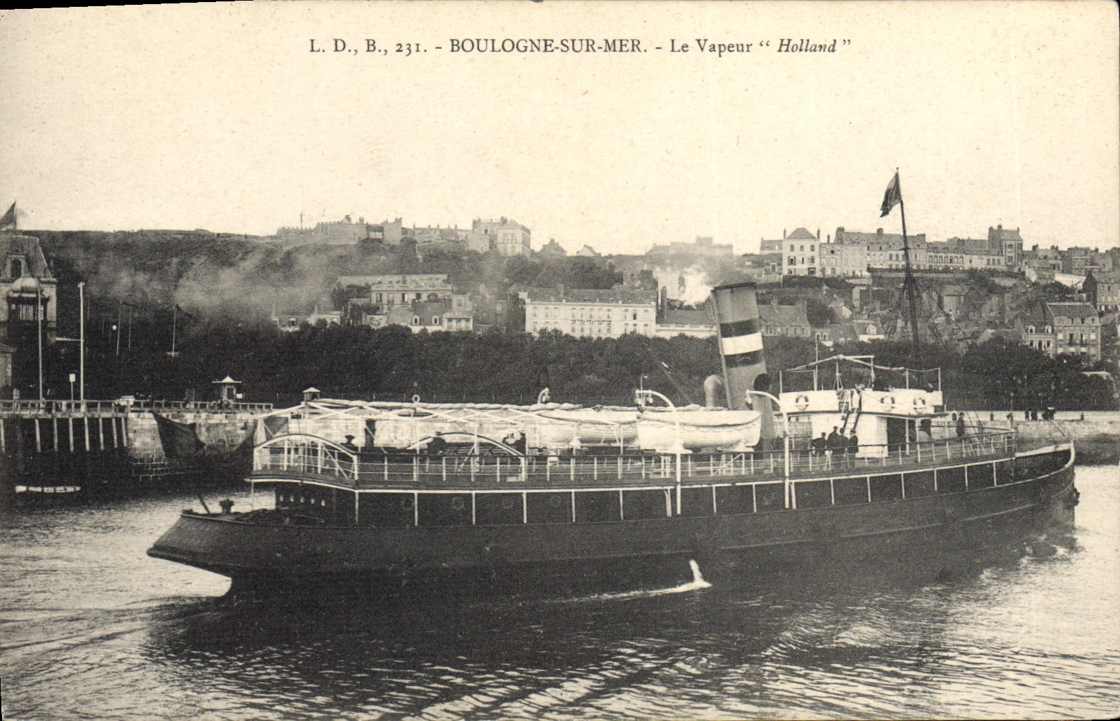 VINTAGE POSTCARD Boulogne Boat on Sea the Holland vapor