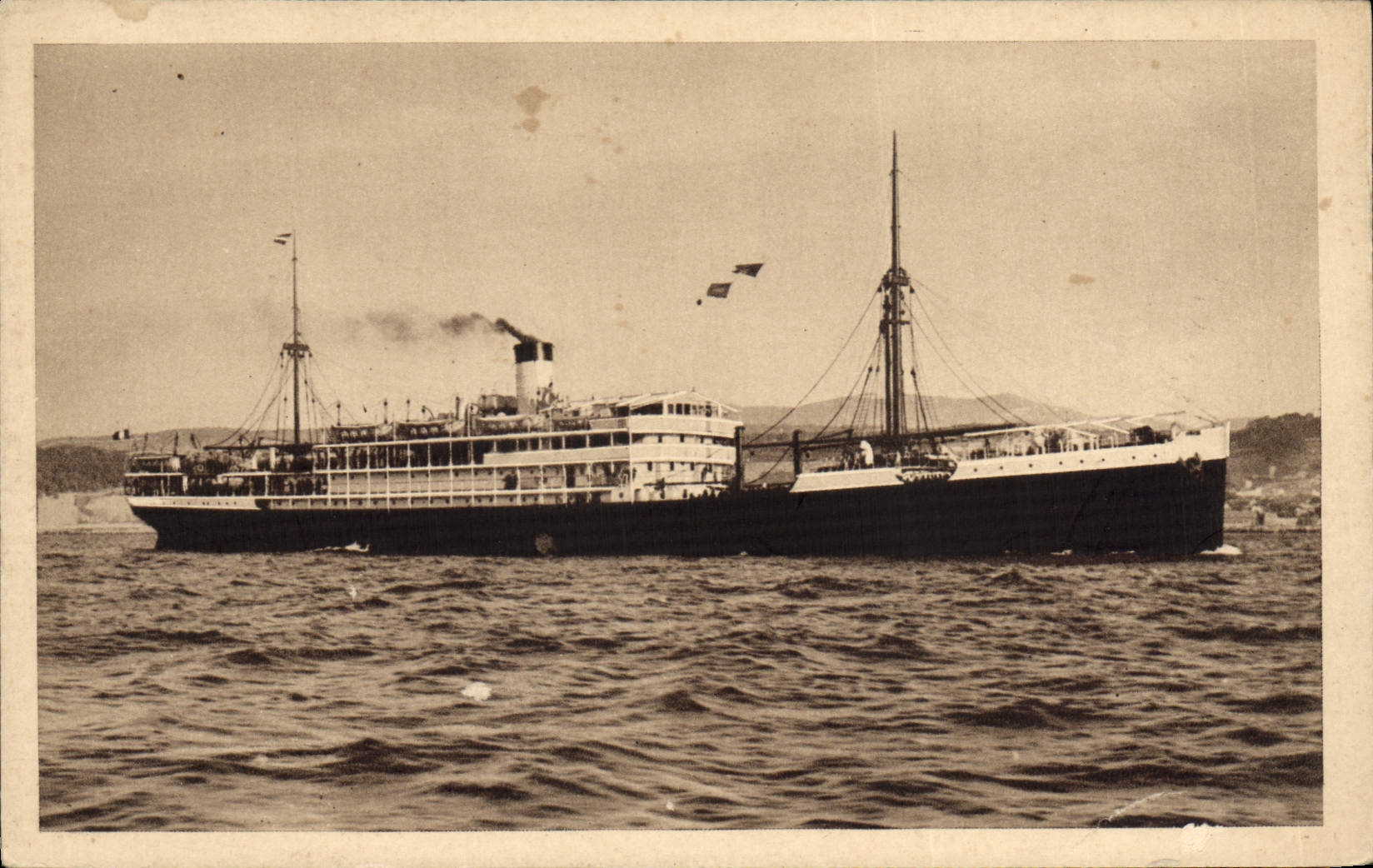 CPA Bateau Paquebot Hoggar Service rapide de Marseille a la Cote d'Afrique Fraissinet 