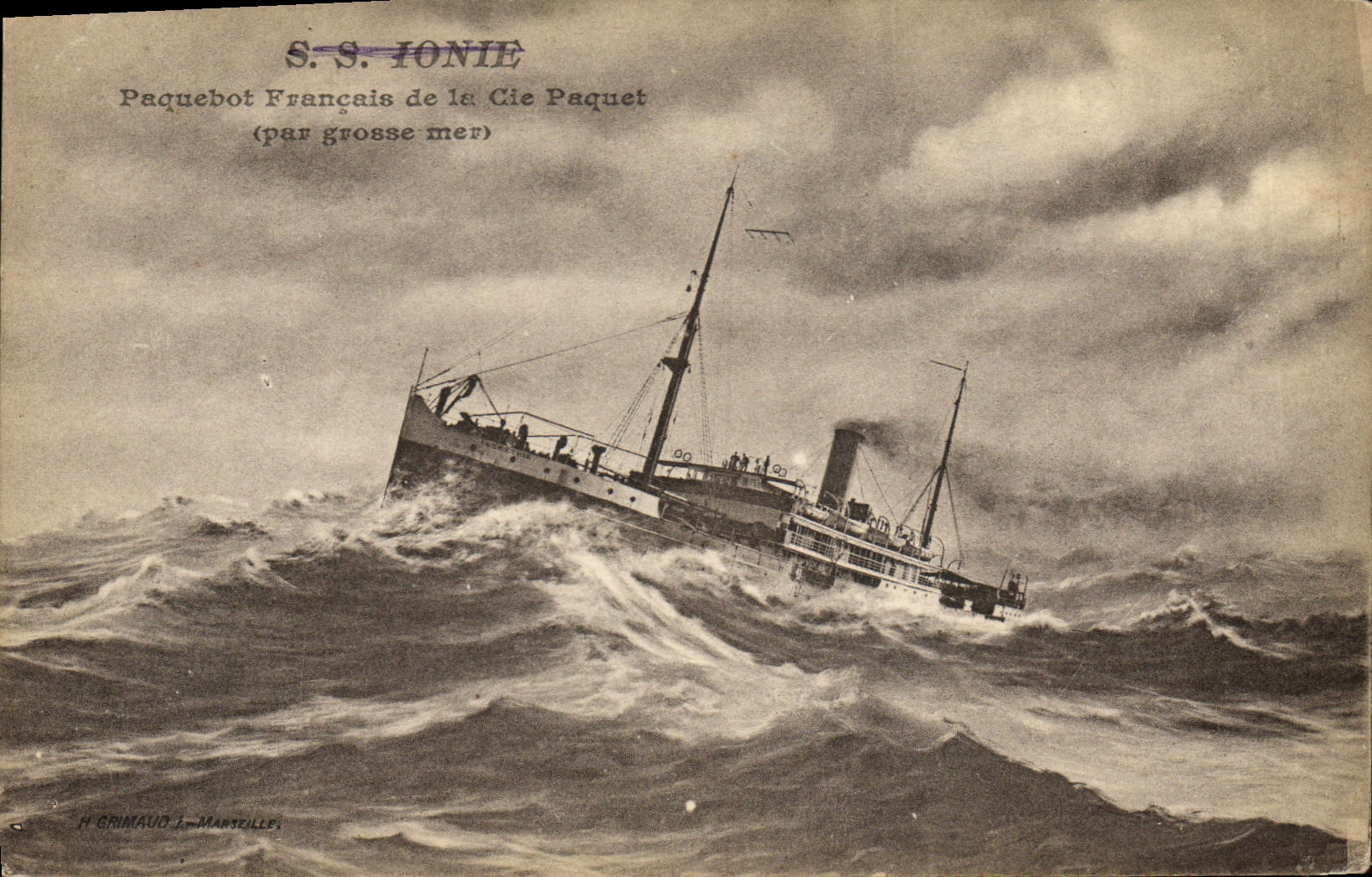 CPA Bateau SS Ionie Paquebot francais de la Cie Paquet par grosse mer