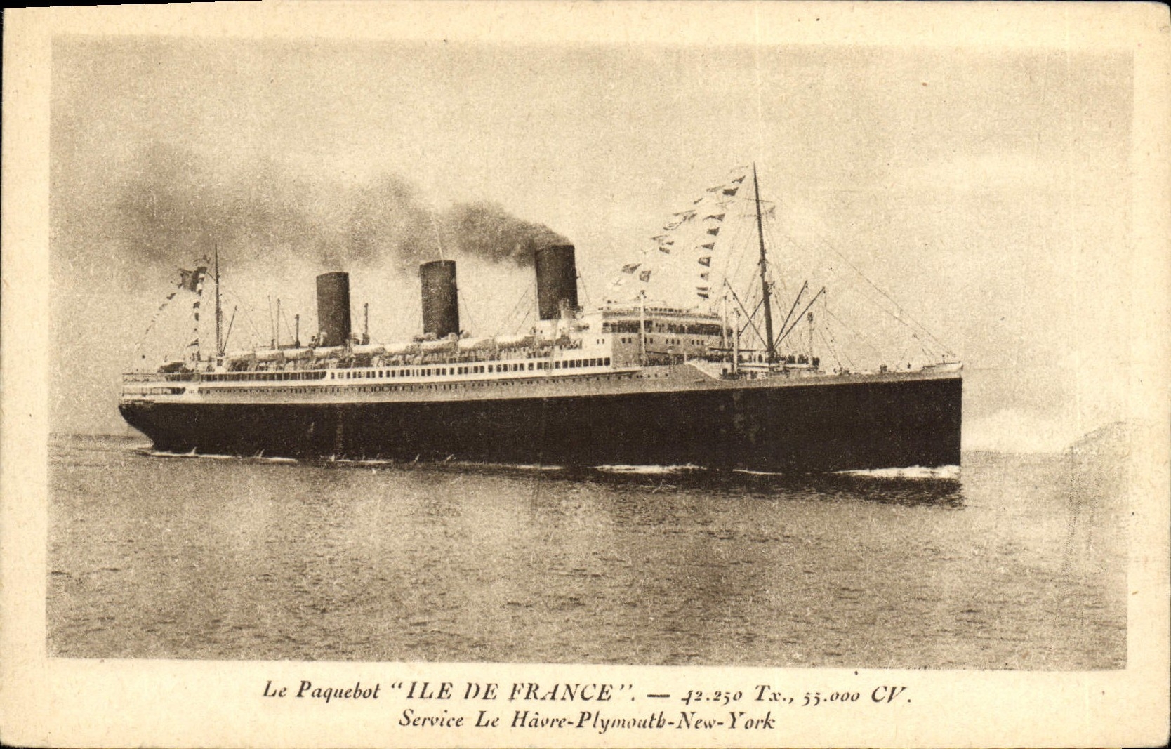 CPA Bateau Paquebot Ile de France Service Le Havre Plymouth New York