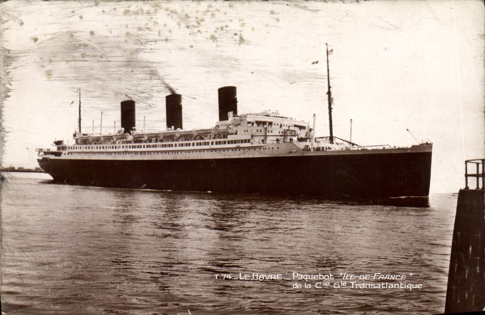VINTAGE POSTCARD Boat Steamer Ile de France of the Transatlantic Co Gle Le Havre
