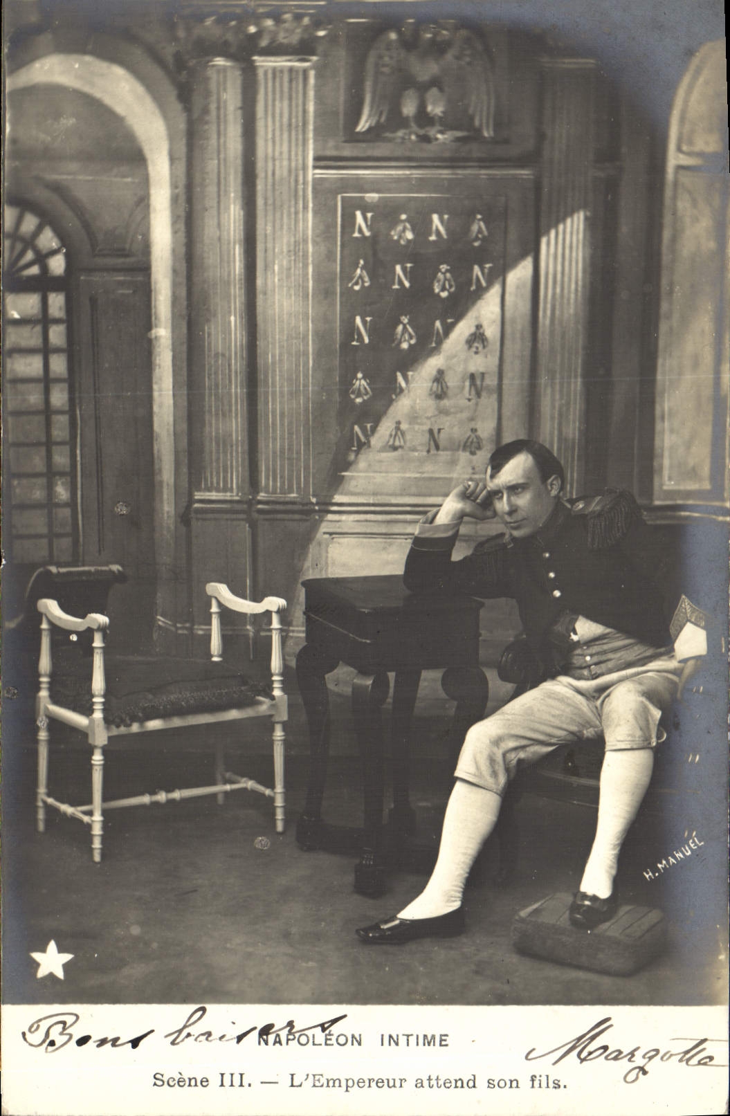 CPA Fantaisie Napoleon 1er intime L'Empereur attend son fils