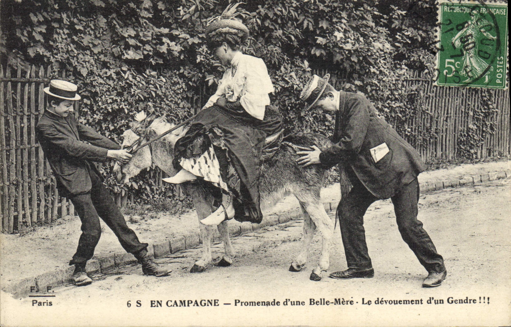 CPA Ane Mule Promenade d'une belle mere Le devouement d'un gendre