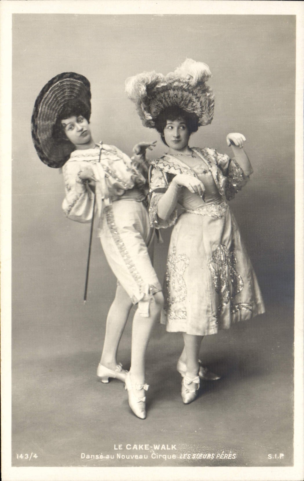 CPA Fantaisie Danse Le Cake Walk Danse au Nouveau Cirque Les Soeurs Pere