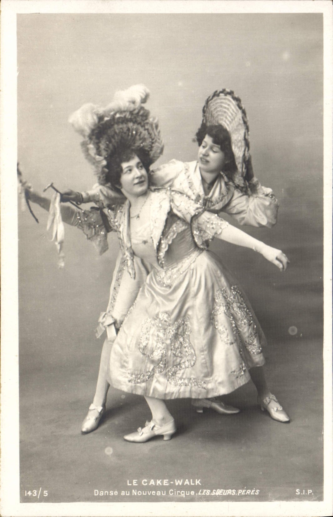 CPA Fantaisie Danse Le Cake Walk Danse au Nouveau Cirque Les Soeurs Pere