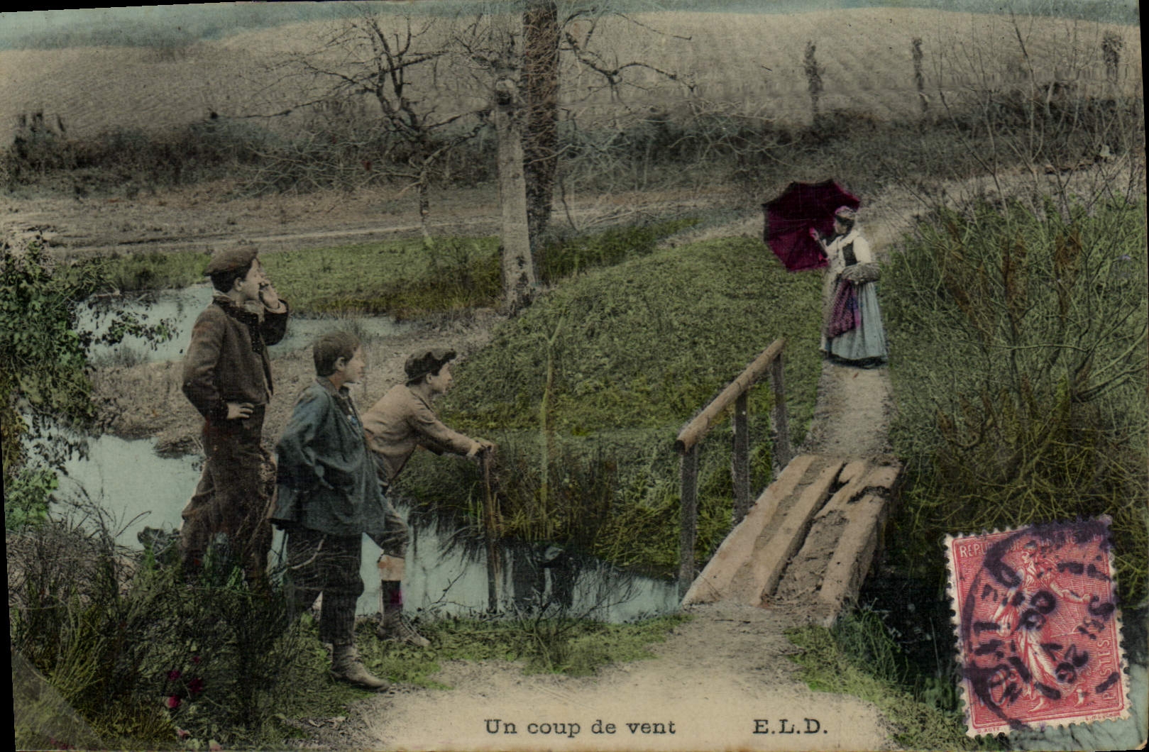 CPA Folklore Un coup de vent