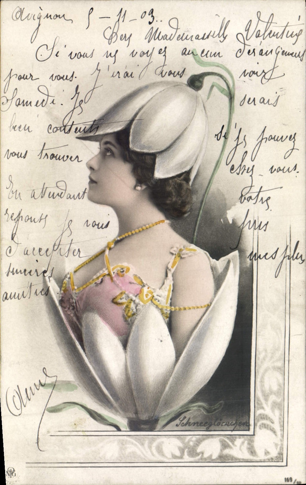 CPA Fantaisie Illustrateur Femme Fleurs 