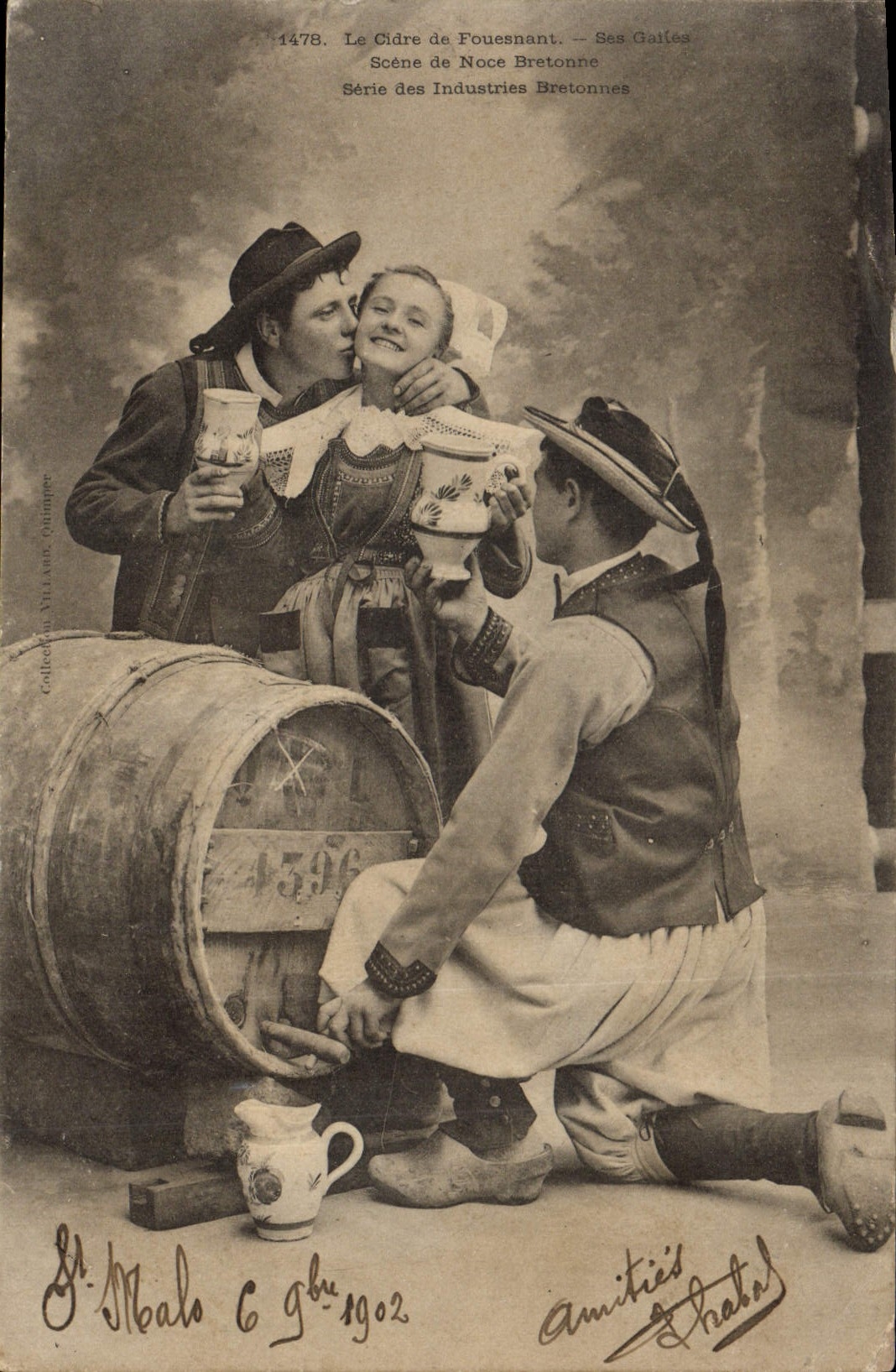 CPA Folklore le cidre de Fouesnant Ses gaites Scene de noce bretonne Mariage 