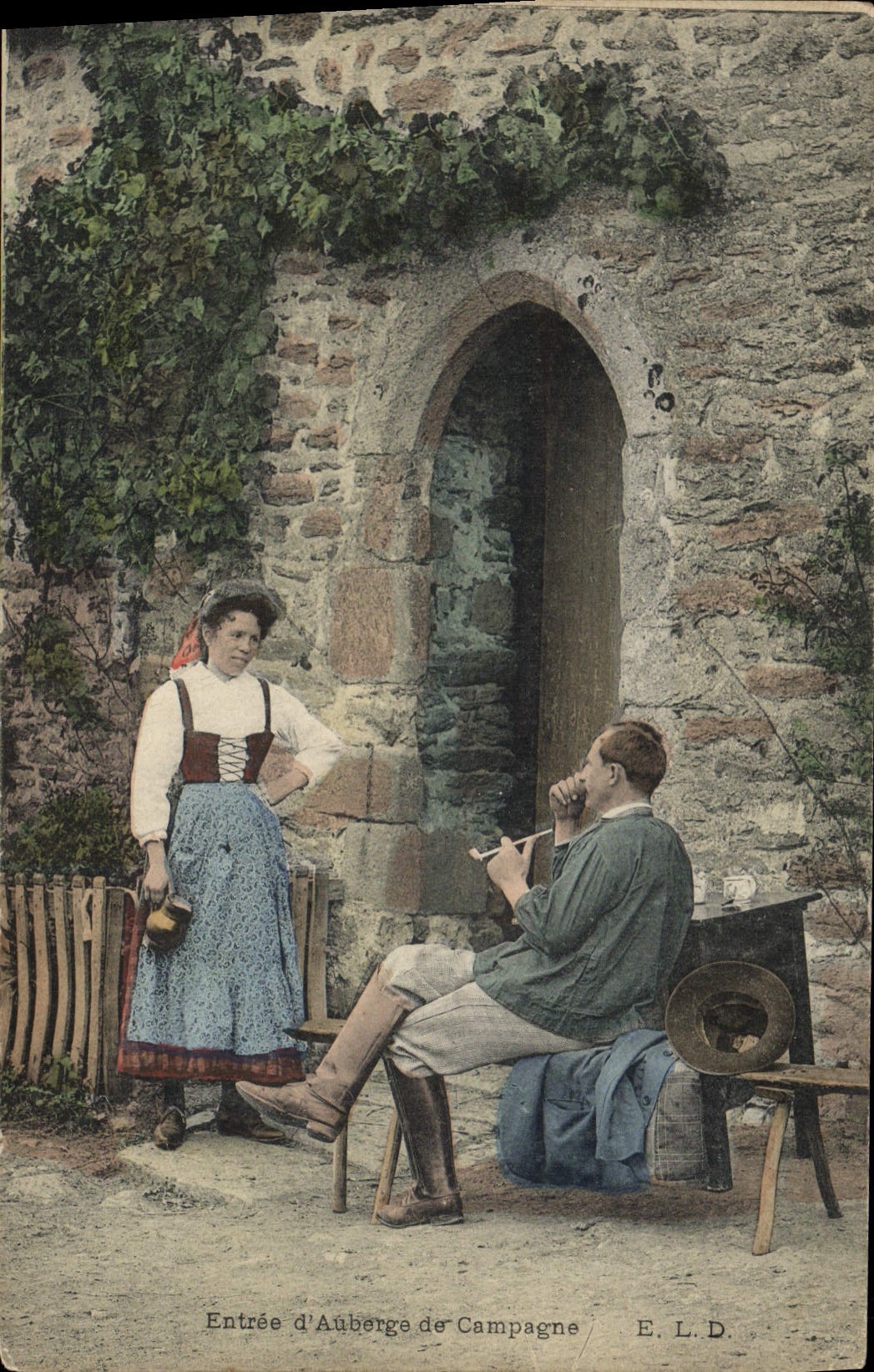 CPA Folklore Entree d'auberge de campagne Pipe Tabac 