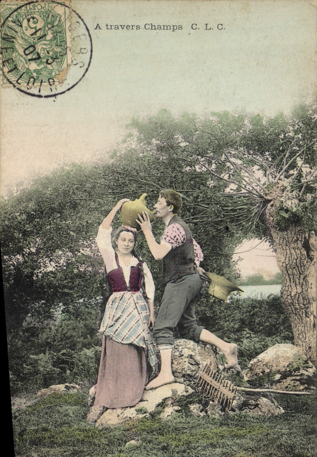 CPA Folklore A travers Champs 