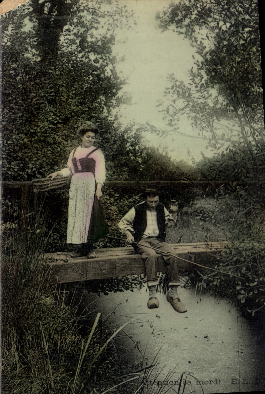 CPA Folklore Attention ca mor peche Pecheur