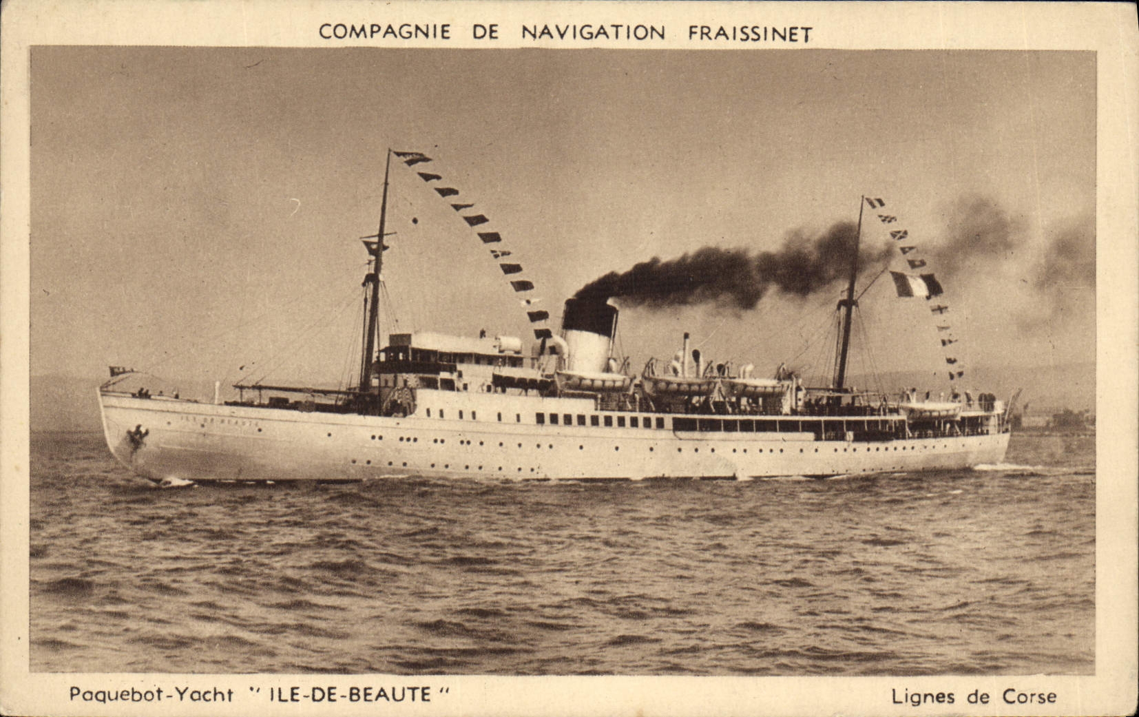 CPA Bateau Paquebot Yacht Ile de Beaute Lignes de Corse Fraissinet