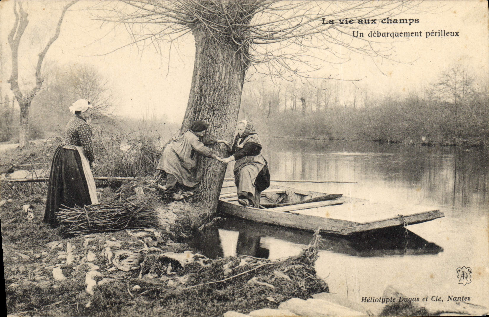 CPA Folklore La vie aux champs Un débarquement perilleux