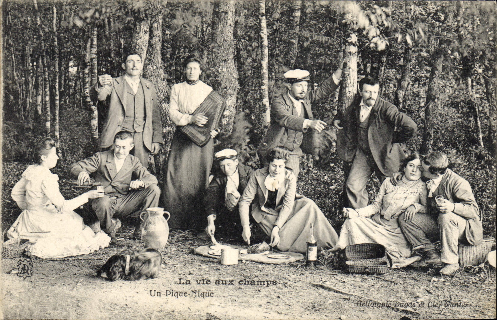 CPA Folklore La vie aux champs Un pique nique 