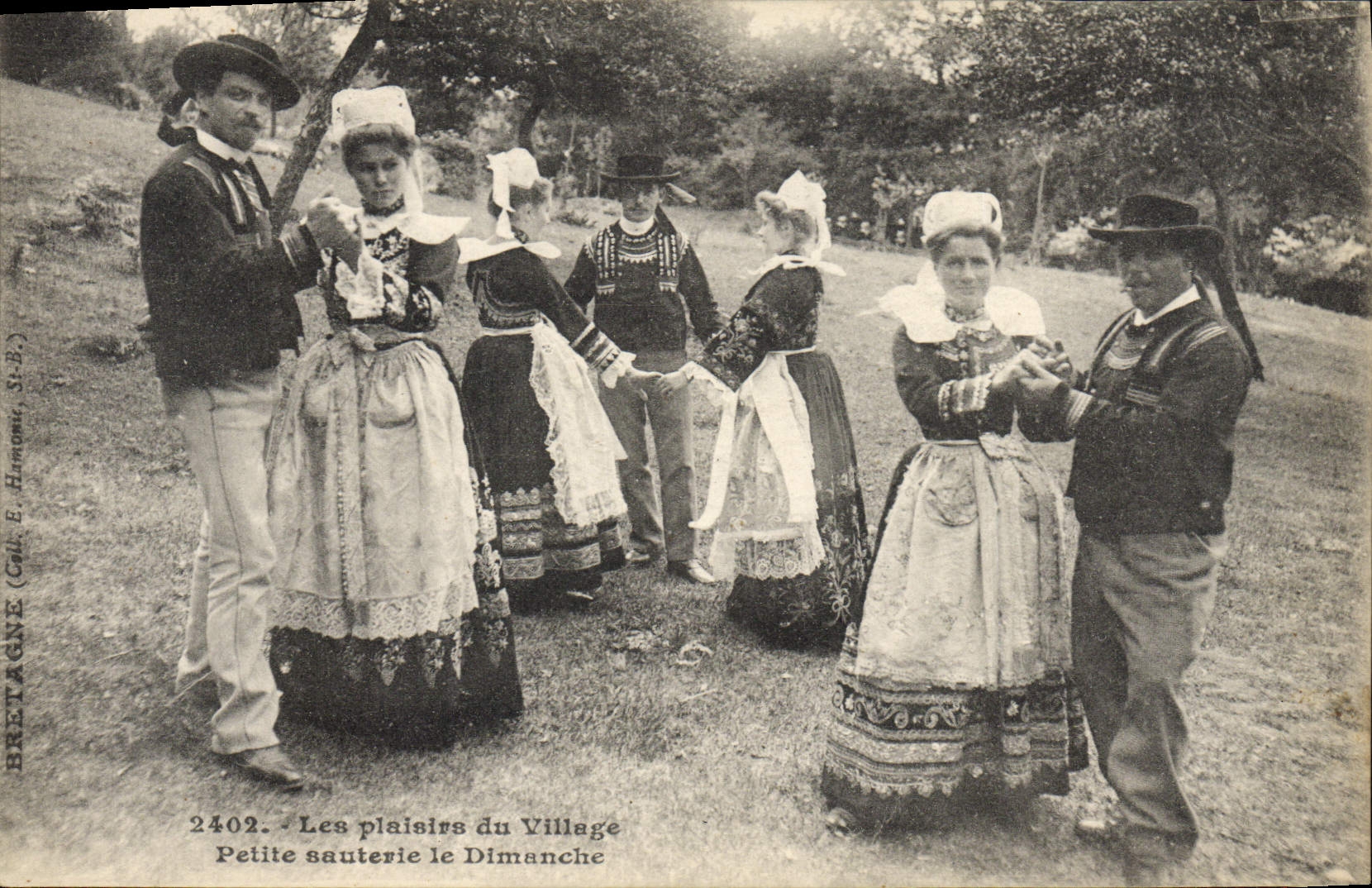 CPA Folklore Les plaisirs du village Petite sauterie le dimanche 