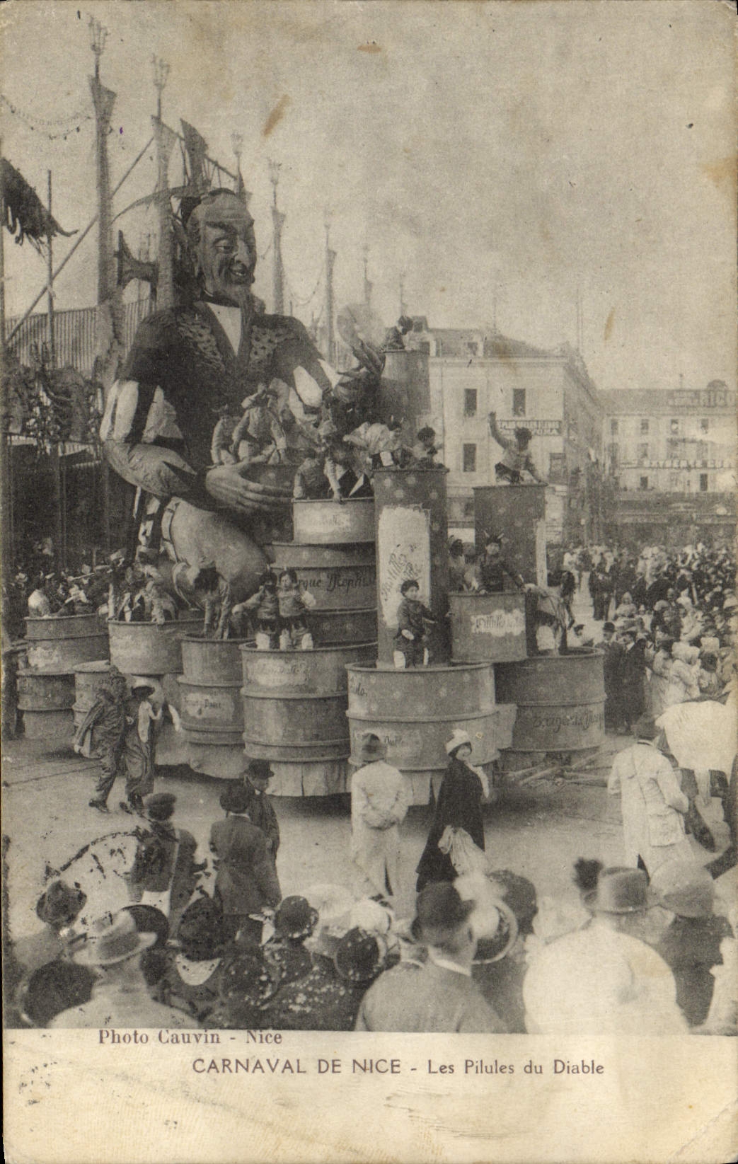 CPA Carnaval de Nice Les pilules du diable