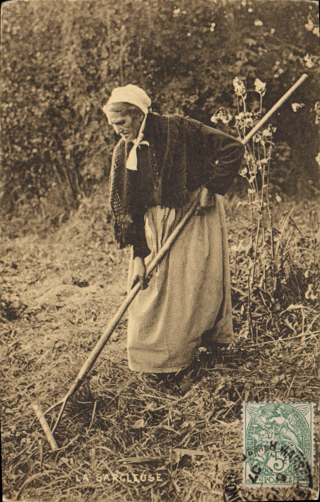 VINTAGE POSTCARD Folklore the weeding machine Woman