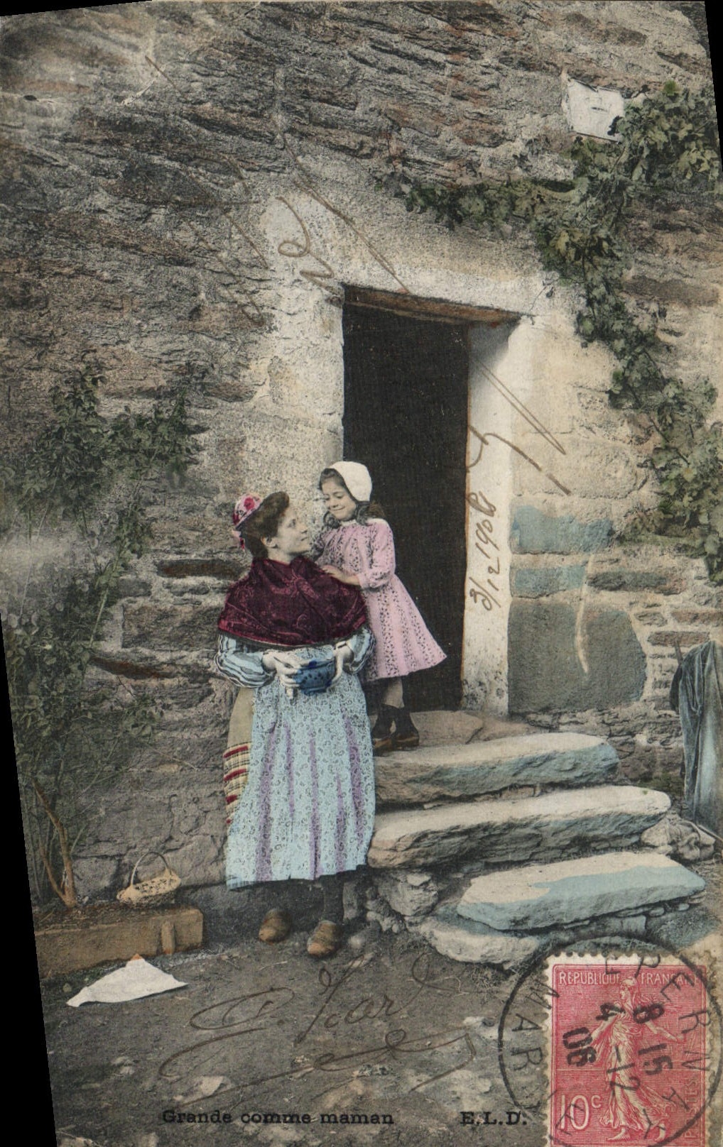 CPA Folklore Grande comme maman