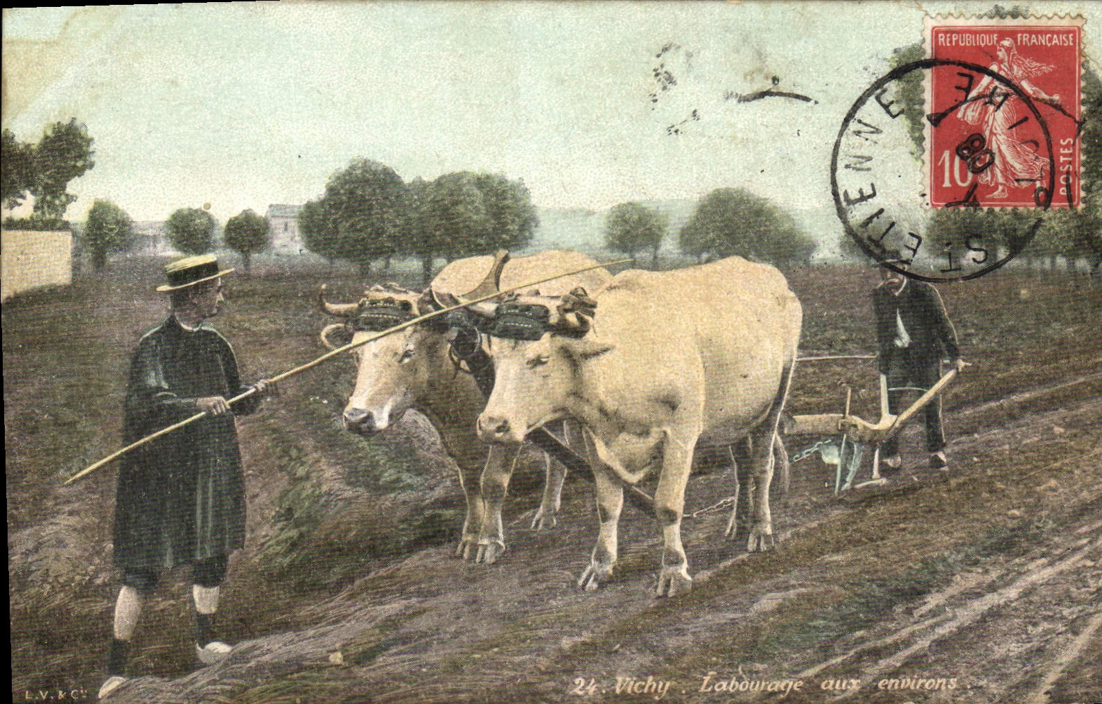VINTAGE POSTCARD Folklore Vichy Tilling with the surroundings Oxen