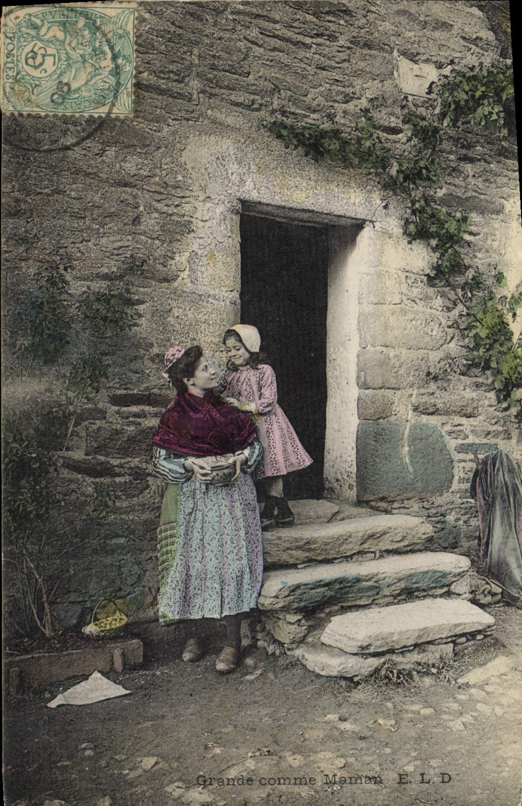 CPA Folklore Grande comme maman